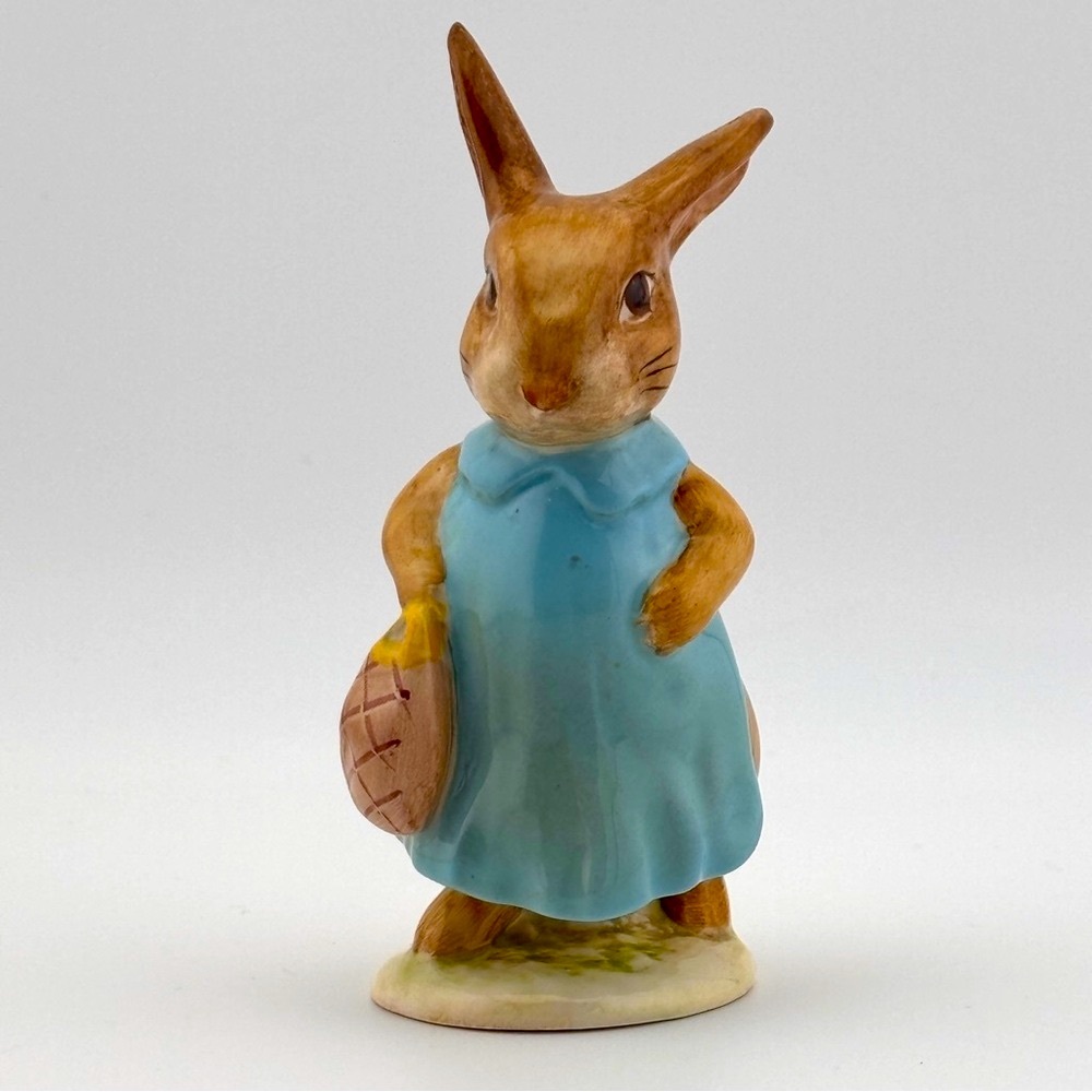 Vintage Beatrix Potter’s Beswick Gold Oval Mrs. Flopsy Bunny Porcelain Figurine